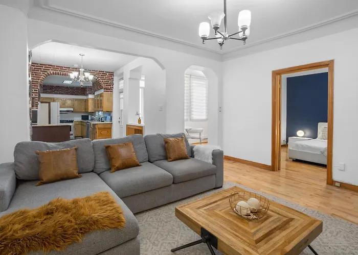 Magnificent 4Br In Downtown Mont-Royal