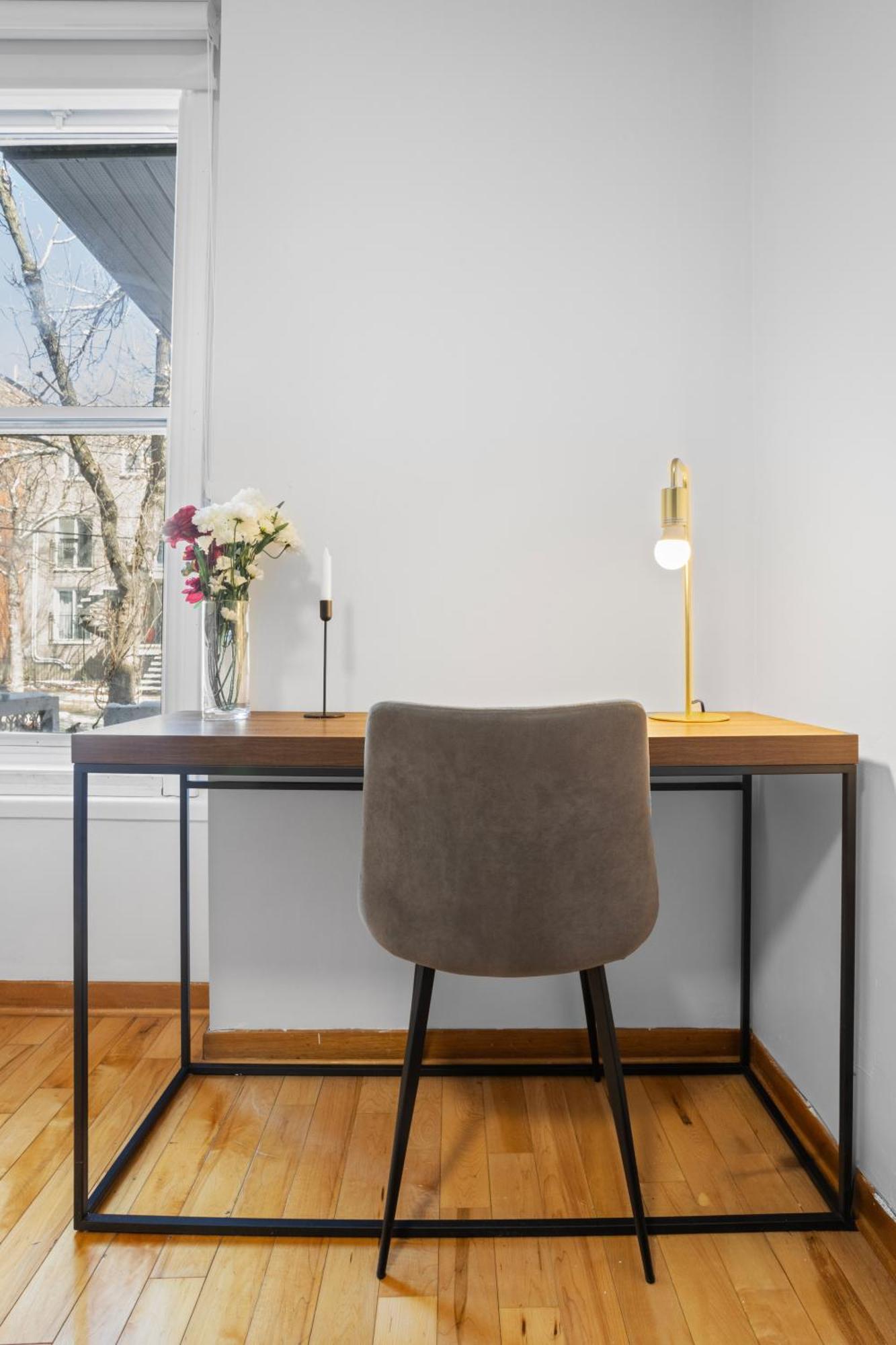 Magnificent 4br In Downtown Mont-royal Appartement *