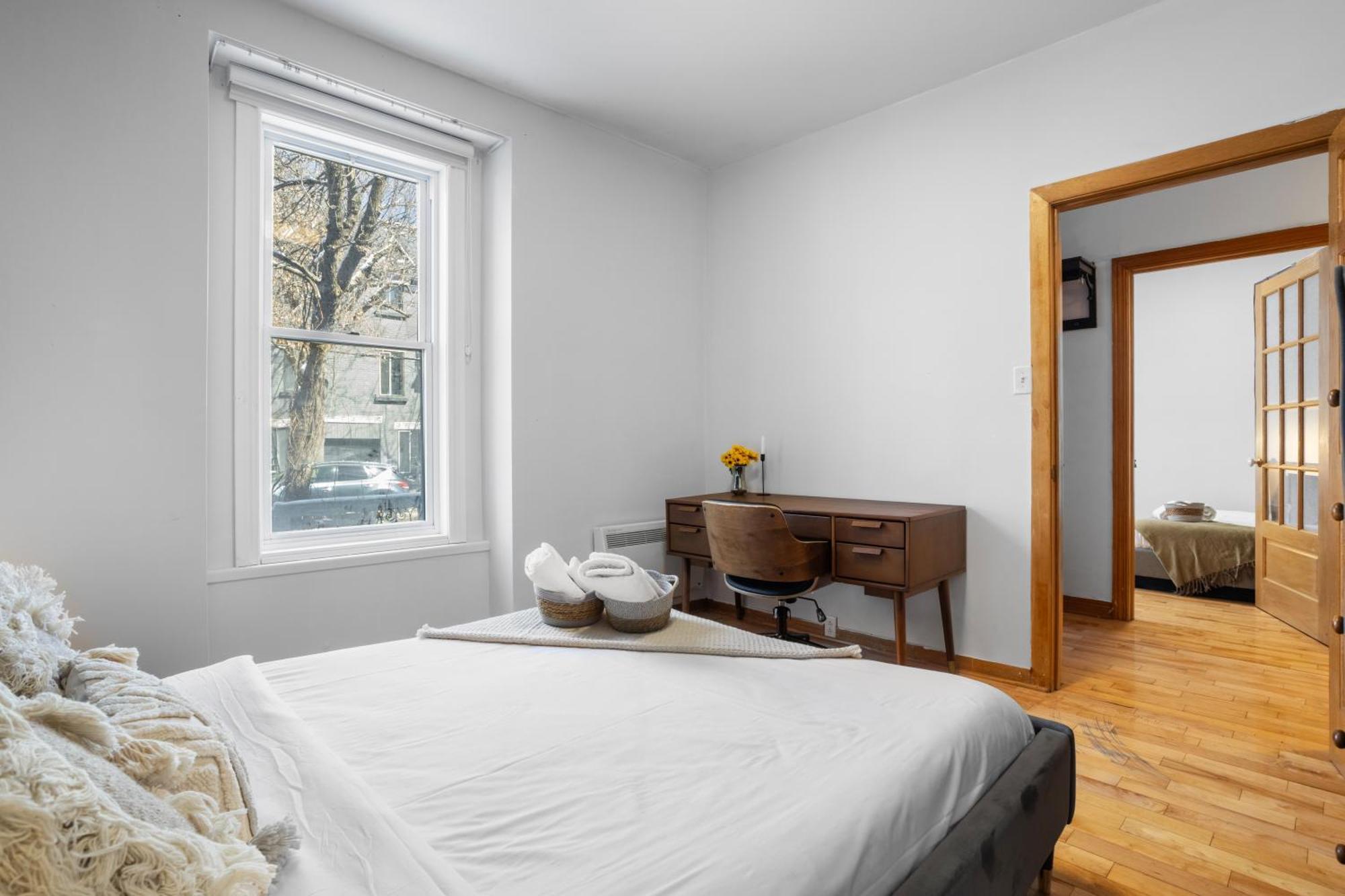 Magnificent 4br In Downtown Mont-royal Appartement *