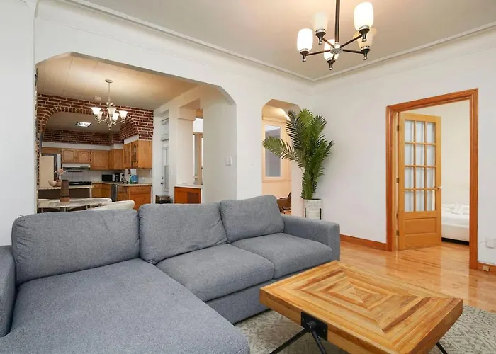 Magnificent 4Br In Downtown Mont-Royal Zd0
