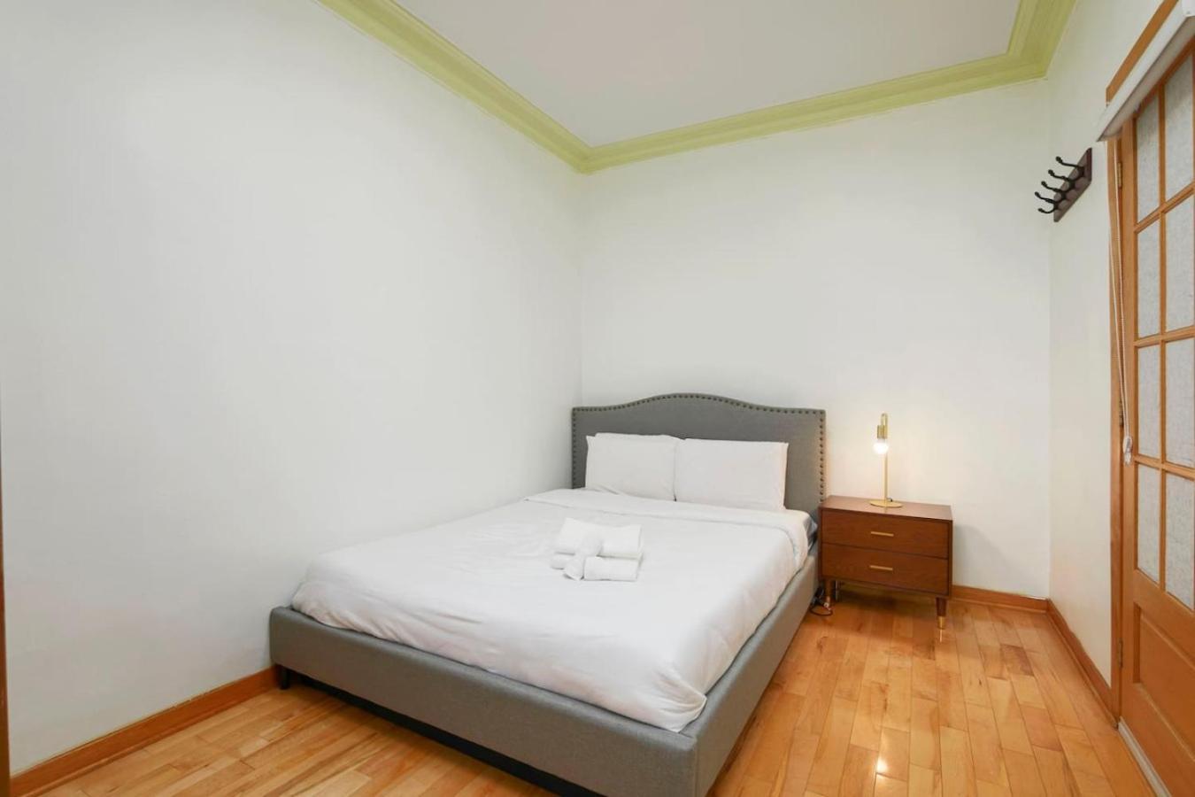 Apartment Magnificent 4br In Downtown Mont-royal Zd0 Montreal