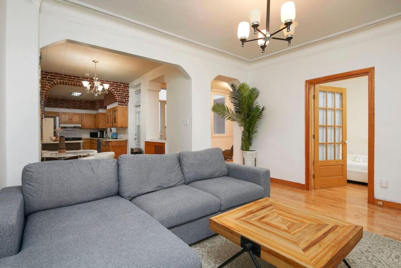 Magnificent 4br In Downtown Mont-royal Zd0 * Montreal
